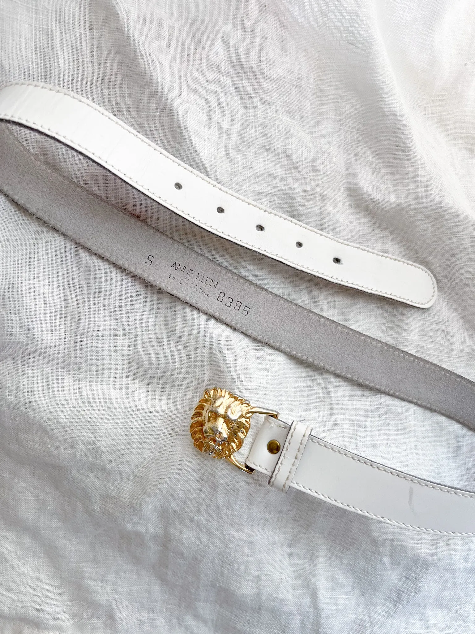 1980's White & Gold Lion Belt / Sz S