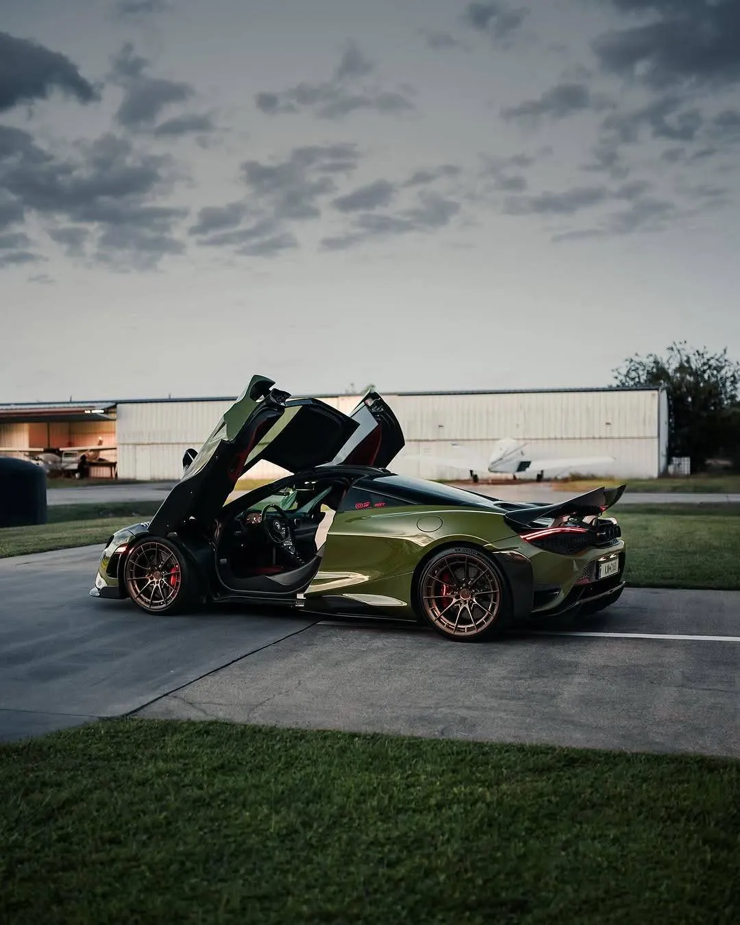 Aero Republic 765LT Style Side Skirts for McLaren 720S Pre-preg Carbon Fiber/FRP