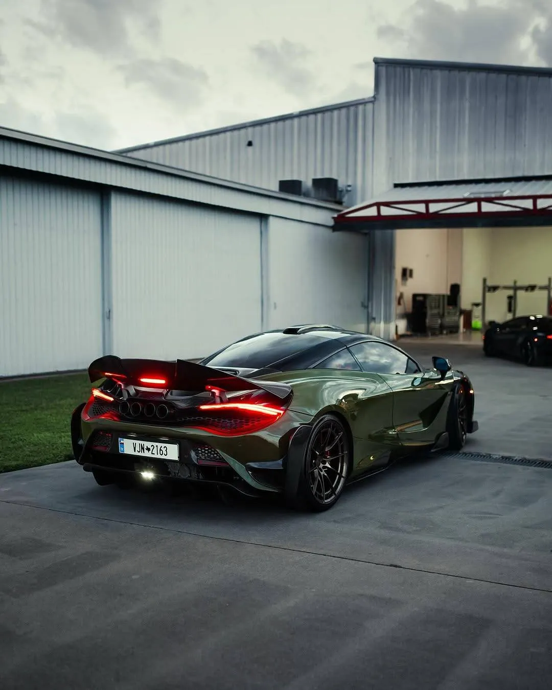 Aero Republic 765LT Style Side Skirts for McLaren 720S Pre-preg Carbon Fiber/FRP