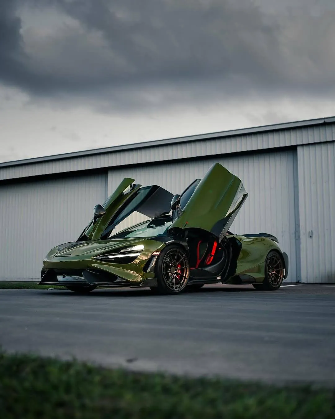 Aero Republic 765LT Style Side Skirts for McLaren 720S Pre-preg Carbon Fiber/FRP